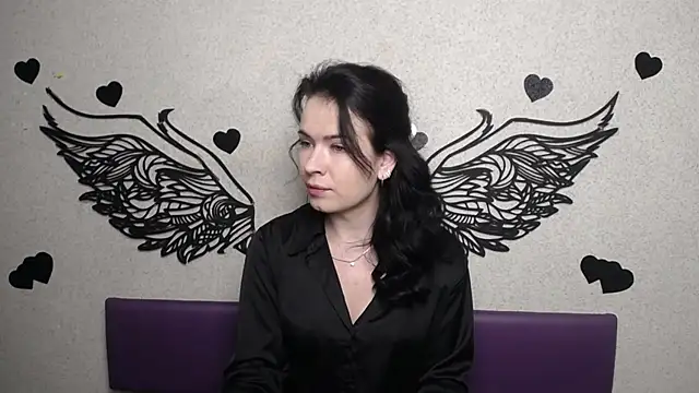 JasmineKouch online show from 11/29/25, 06:19