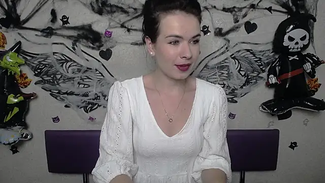 JasmineKouch online show from 10/26/25, 06:47