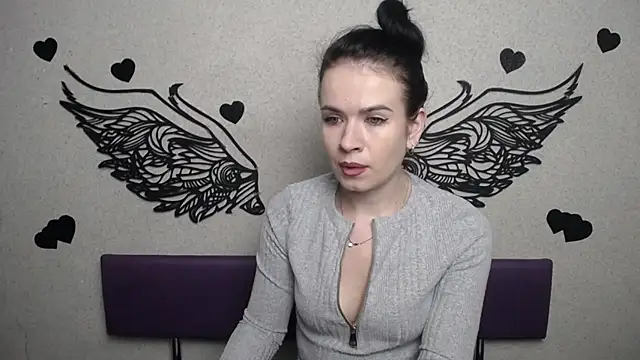 JasmineKouch online show from 12/05/25, 06:28