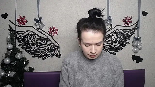 JasmineKouch online show from 12/21/25, 06:48