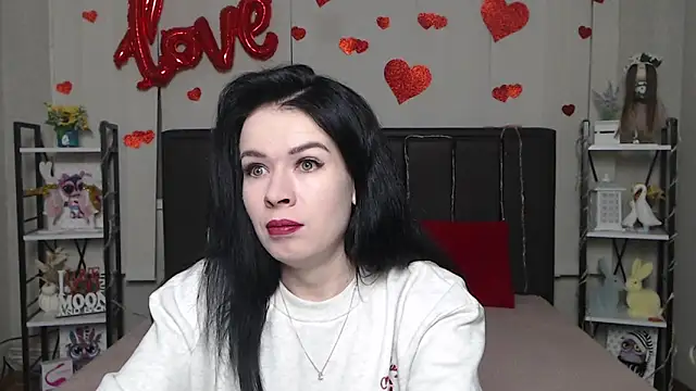 JasmineKouch online show from 02/17/26, 06:16