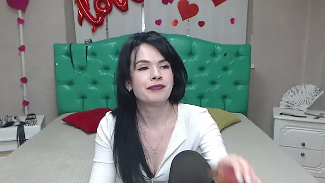 JasmineKouch online show from 04/18/26, 07:07
