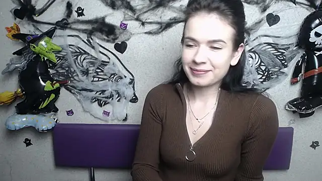 JasmineKouch online show from 11/08/25, 06:39