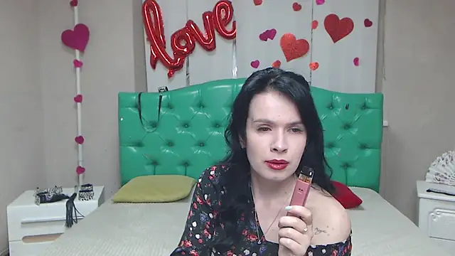 JasmineKouch online show from 04/19/26, 06:10