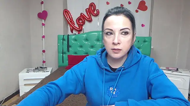 ElizabethSho online show from 02/11/26, 08:31