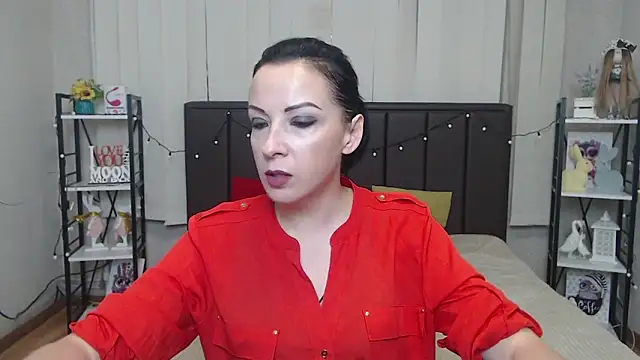 Snapshot of ElizabethSho chatting on 09/18/25, 05:05 ElizabethSho online show from 09/18/25, 05:05