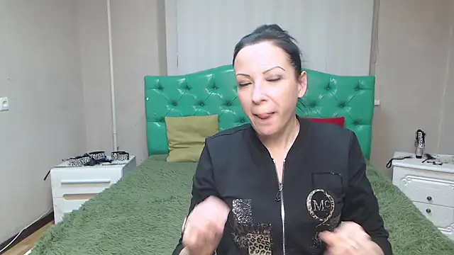 Snapshot of ElizabethSho chatting on 01/26/25, 03:17 ElizabethSho online show from 01/26/25, 03:17