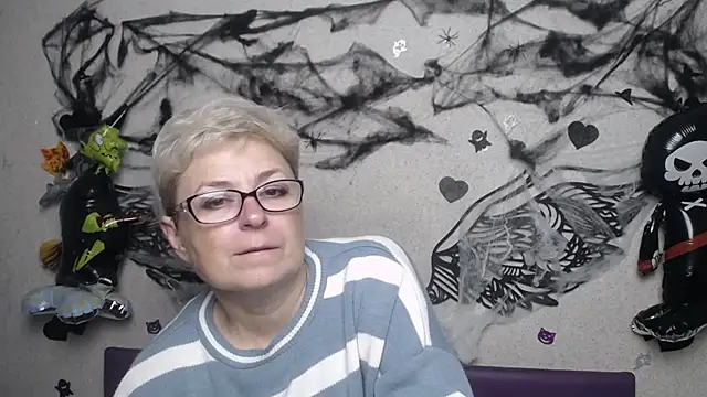 EmiliaGree online show from 11/04/25, 06:11