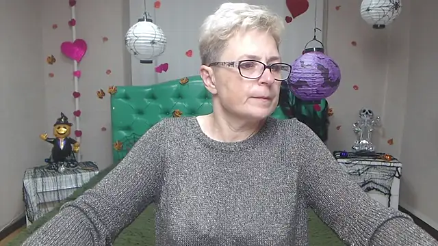 EmiliaGree online show from 11/10/25, 06:02