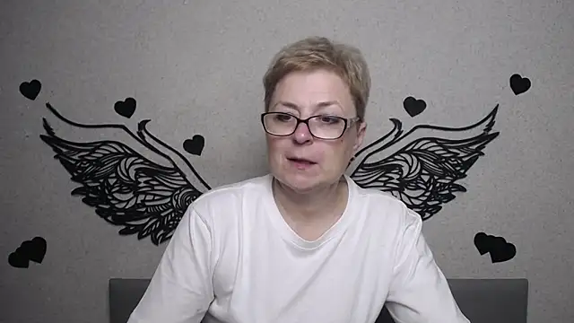 Snapshot of EmiliaGree chatting on 05/31/26, 05:19 EmiliaGree online show from 05/31/26, 05:19