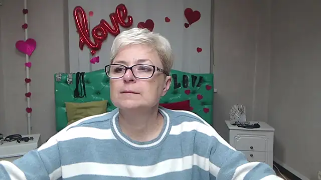 EmiliaGree online show from 09/30/25, 05:08