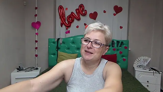 EmiliaGree online show from 09/22/25, 05:08