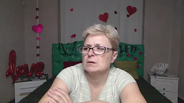 EmiliaGree online show from 12/01/25, 05:58