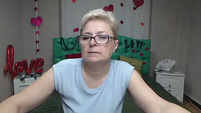 EmiliaGree online show from 11/26/25, 06:08