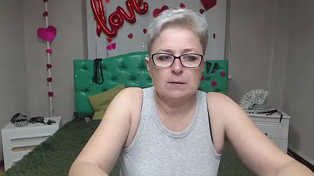 EmiliaGree online show from 10/14/25, 05:13