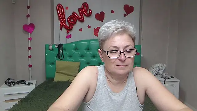 EmiliaGree online show from 10/15/25, 05:10