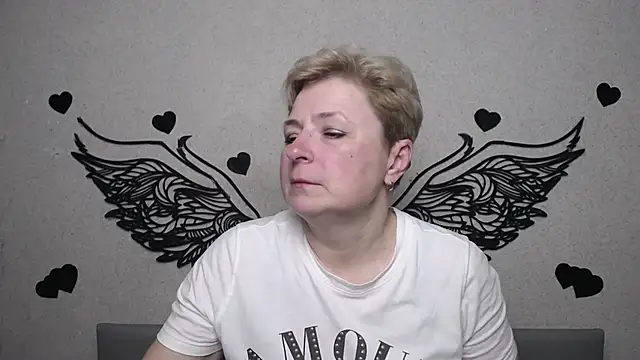 EmiliaGree online show from 05/17/26, 05:13