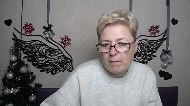 EmiliaGree online show from 12/20/25, 06:11