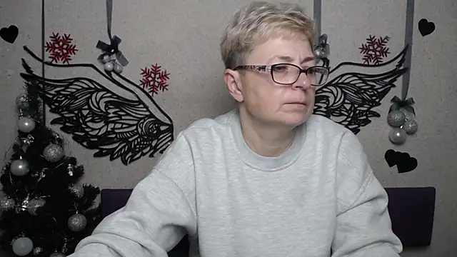 EmiliaGree online show from 12/21/25, 06:09