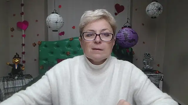 EmiliaGree online show from 11/09/25, 05:55