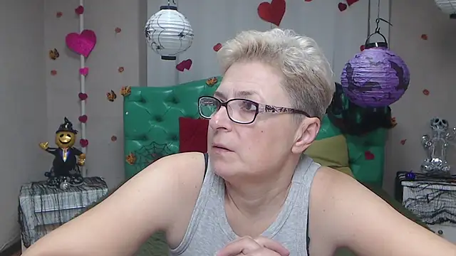 EmiliaGree online show from 11/11/25, 06:14