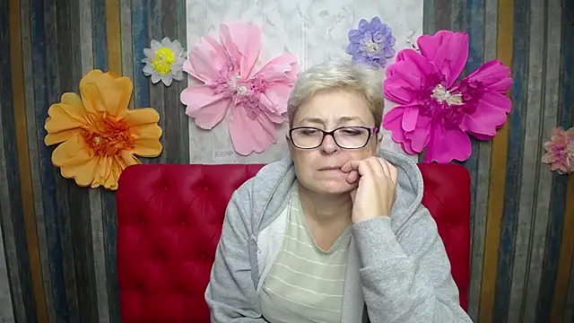 EmiliaGree online show from 12/05/25, 06:17