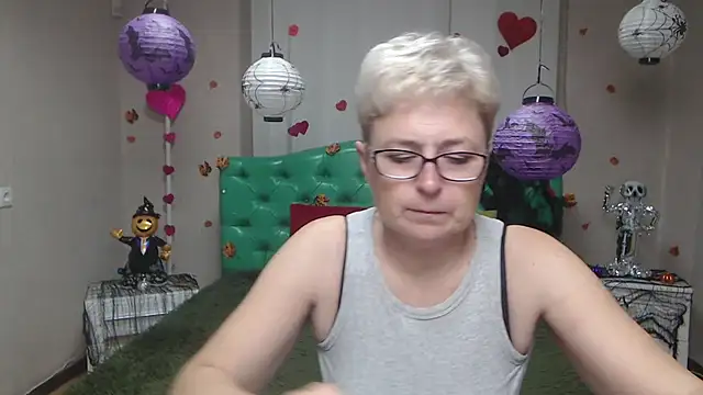 EmiliaGree online show from 11/01/25, 06:24