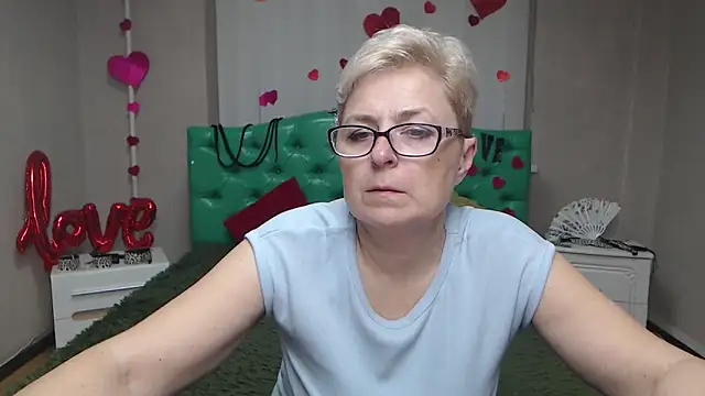 EmiliaGree online show from 11/24/25, 06:08