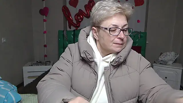 EmiliaGree online show from 02/06/26, 06:15