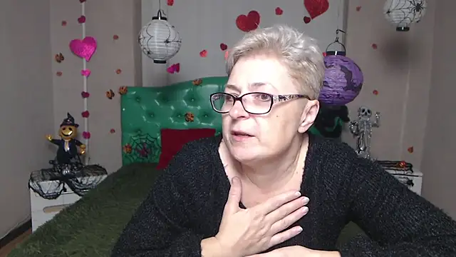 EmiliaGree online show from 11/14/25, 06:11