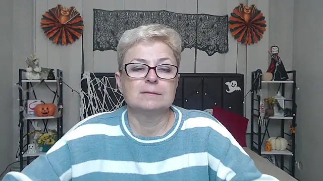 EmiliaGree online show from 10/25/25, 05:06