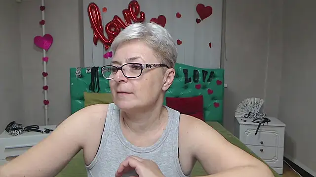 EmiliaGree online show from 10/19/25, 05:10