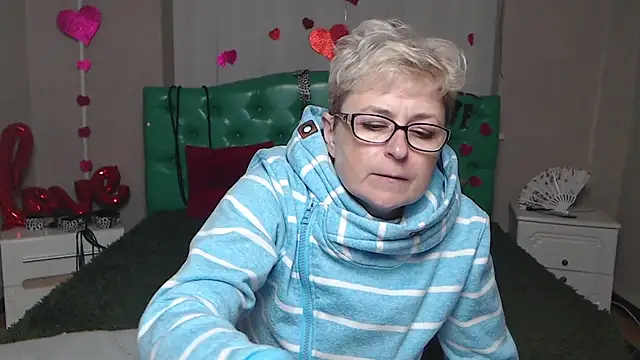 EmiliaGree online show from 12/13/25, 08:04