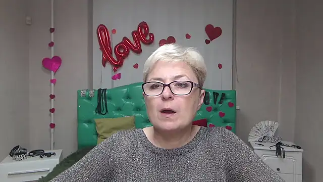 EmiliaGree online show from 10/08/25, 05:02