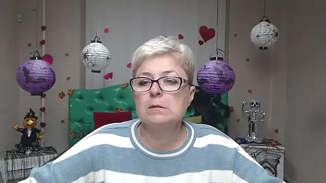 EmiliaGree online show from 10/26/25, 06:14