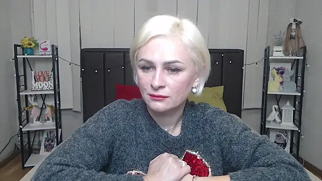 Snapshot of OliviaHorst chatting on 10/14/25, 05:30 OliviaHorst online show from 10/14/25, 05:30