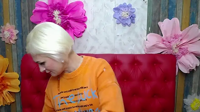 Snapshot of OliviaHorst chatting on 10/04/25, 05:31 OliviaHorst online show from 10/04/25, 05:31