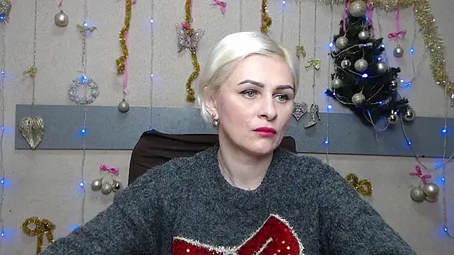 Snapshot of OliviaHorst chatting on 12/18/25, 06:12 OliviaHorst online show from 12/18/25, 06:12