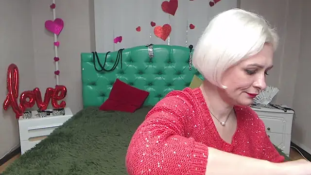 Snapshot of OliviaHorst chatting on 11/23/25, 06:29 OliviaHorst online show from 11/23/25, 06:29