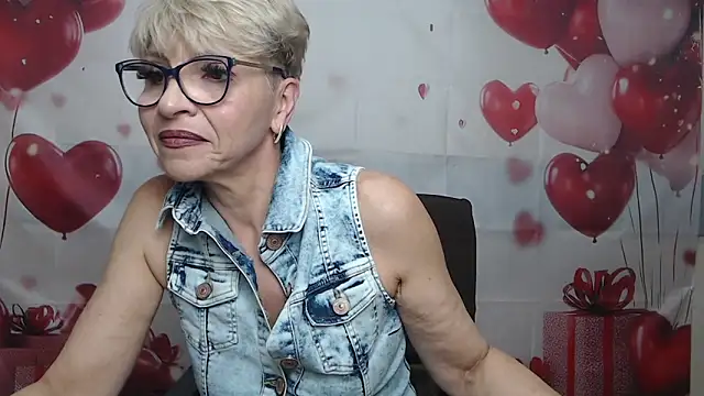 EllaBonito online show from 05/25/26, 05:40