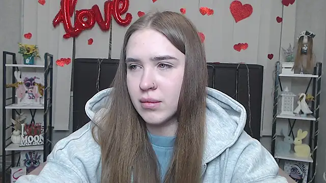 Snapshot of LauraHlot chatting on 02/06/26, 09:33 LauraHlot online show from 02/06/26, 09:33