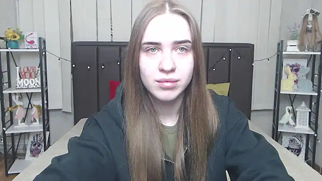 LauraHlot online show from 10/12/25, 05:42