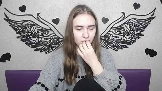 LauraHlot online show from 10/05/25, 05:31