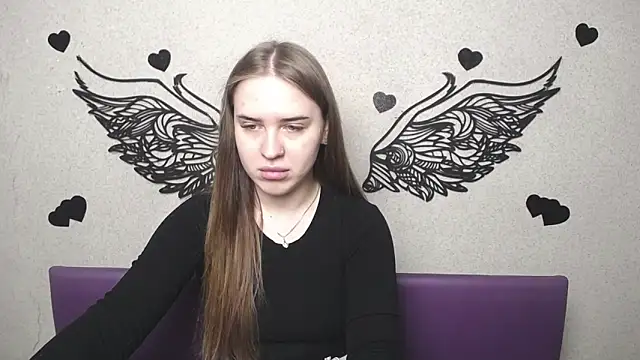 LauraHlot online show from 04/28/26, 05:45