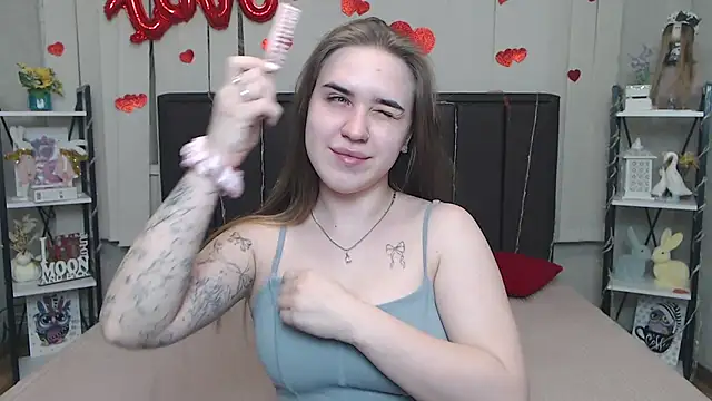 LauraHlot online show from 04/01/26, 05:53