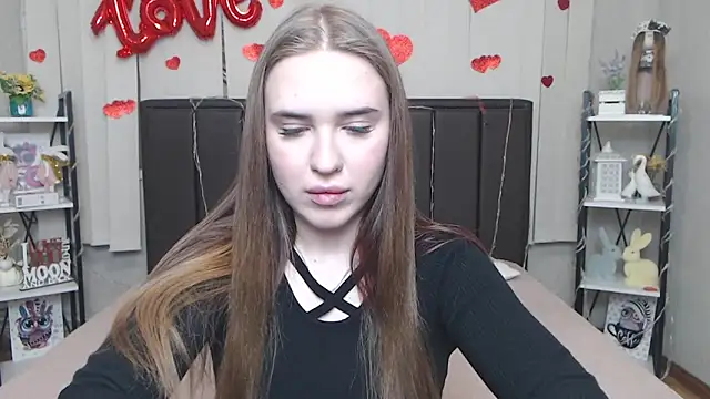 LauraHlot online show from 03/25/26, 07:30