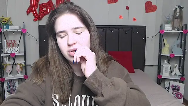 LauraHlot online show from 03/10/25, 09:40