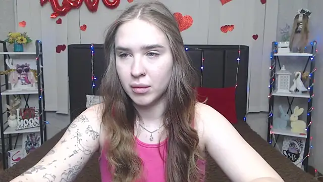 LauraHlot online show from 05/26/26, 06:33
