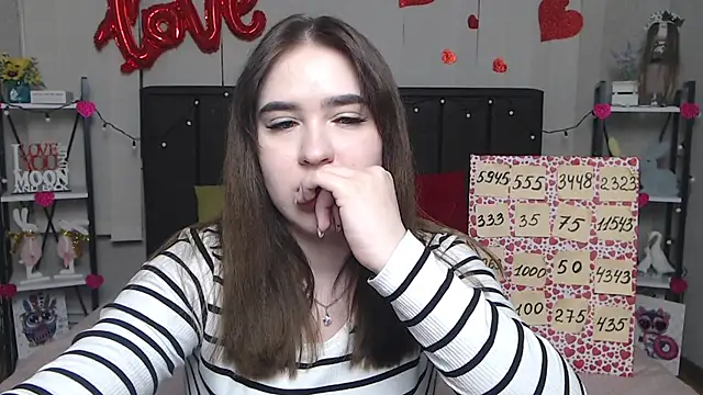 LauraHlot online show from 03/13/25, 09:37