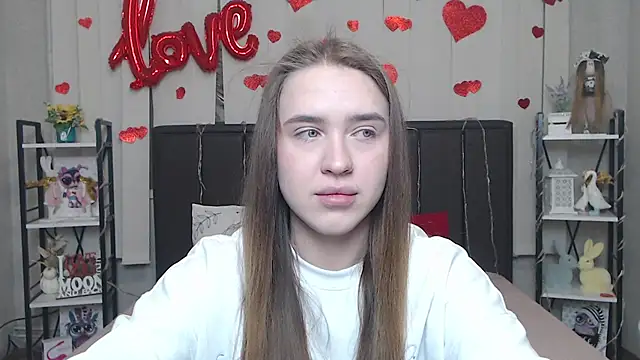 Snapshot of LauraHlot chatting on 02/09/26, 06:50 LauraHlot online show from 02/09/26, 06:50